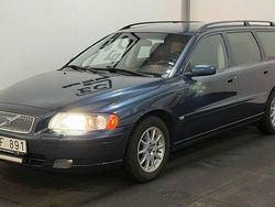 Blå Begagnad 2005 Volvo V70 Momentum Kombi | 34 900 kr (Marknadspris)