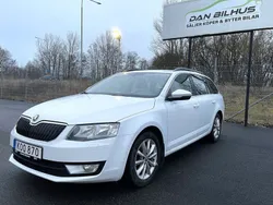 Vit Begagnad 2014 Skoda Octavia Ambition Kombi | 94 900 kr (Marknadspris)