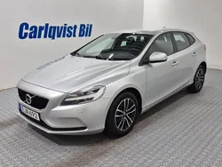 Silver (silver metallic) Begagnad 2017 Volvo V40 Momentum Kombi | 155 000 kr (Lite dyr)