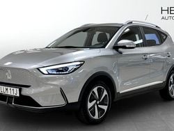 Grå (grey) Begagnad 2022 MG ZS Sedan | 249 900 kr (Marknadspris)