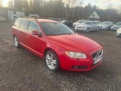 Röd Begagnad 2010 Volvo V70 Momentum Kombi | 39 900 kr (Superpris)