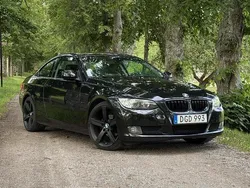 Svart Begagnad 2010 BMW 320 Comfort Edition Sportkupé | 87 000 kr (Marknadspris)