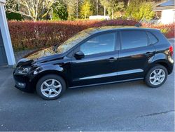 Svart Begagnad 2014 VW Polo Halvkombi | 74 900 kr (Marknadspris)