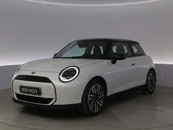 Vit Begagnad 2024 Mini Cooper Halvkombi | 349 900 kr