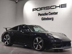 Svart (black) Ny 2025 Porsche 911 Carrera Sportkupé | 1 649 000 kr (Marknadspris)