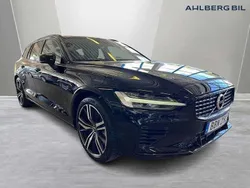 Svart Begagnad 2022 Volvo V60 R-Design Kombi | 379 500 kr (Marknadspris)