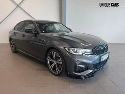 Grå Begagnad 2019 BMW 330 M Sport Sedan | 379 900 kr (Marknadspris)