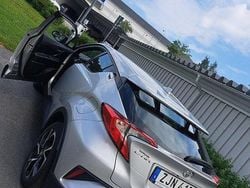 Silver Begagnad 2019 Toyota C-HR Active SUV | 155 000 kr (Marknadspris)