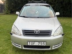 Silver Begagnad 2002 Toyota Avensis Verso Minibuss | 42 000 kr