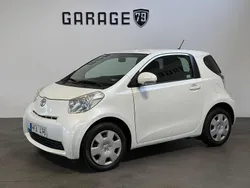 Vit Begagnad 2011 Toyota iQ Halvkombi | 79 500 kr (Marknadspris)
