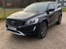 Svart Begagnad 2015 Volvo XC60 Summum SUV | 165 000 kr (Marknadspris)
