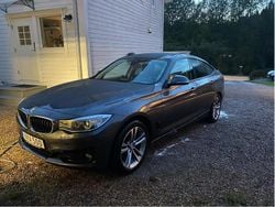 Grå Begagnad 2014 BMW 320 Gran Turismo Sport Line Halvkombi | 105 000 kr (Superpris)