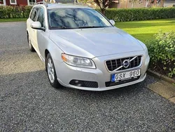 Grå Begagnad 2011 Volvo V70 Kombi | 93 000 kr (Marknadspris)