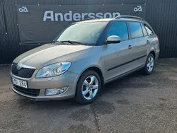 Ljusbrun (brun) Begagnad 2013 Skoda Fabia Elegance Kombi | 59 900 kr (Marknadspris)