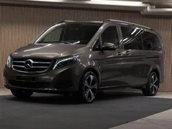 Grå (brun) Begagnad 2017 Mercedes V250 Minibuss | 498 000 kr (Lite dyr)