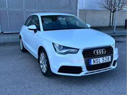 Vit Begagnad 2013 Audi A1 Sportback Halvkombi | 84 900 kr (Marknadspris)