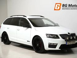 Vit Begagnad 2015 Skoda Octavia RS Kombi | 149 600 kr (Marknadspris)