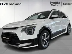 Vit Begagnad 2023 Kia Niro Advance SUV | 379 200 kr (Lite dyr)