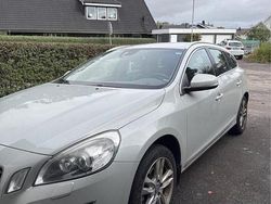 Vit Begagnad 2011 Volvo V60 Summum Kombi | 72 000 kr (Marknadspris)