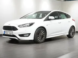 Vit Begagnad 2016 Ford Focus ST-Line Halvkombi | 119 800 kr (Marknadspris)