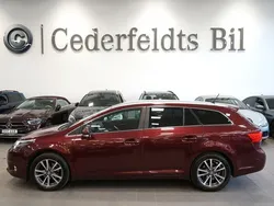 Mörkröd Begagnad 2012 Toyota Avensis Business Edition Kombi | 129 900 kr (Lite dyr)