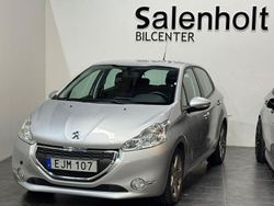 Ljusgrå (grå) Begagnad 2014 Peugeot 208 Halvkombi | 69 900 kr (Marknadspris)