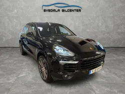Svart Begagnad 2016 Porsche Cayenne Sport SUV | 339 900 kr
