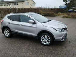 Silver Begagnad 2015 Nissan Qashqai SUV | 144 999 kr