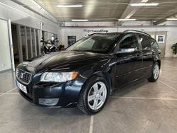 Svart Begagnad 2010 Volvo V50 Momentum Kombi | 44 900 kr (Marknadspris)