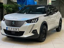 Vit Begagnad 2021 Peugeot e-2008 GT SUV | 194 900 kr (Marknadspris)