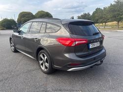 Grå Begagnad 2022 Ford Focus Active Kombi | 159 500 kr (Superpris)