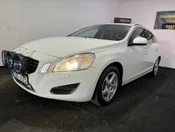 Vit Begagnad 2012 Volvo V60 Momentum Kombi | 99 000 kr (Marknadspris)