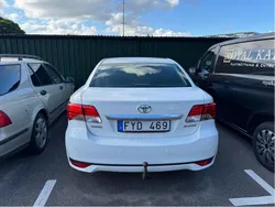 Vit Begagnad 2013 Toyota Avensis Sedan | 84 000 kr (Marknadspris)