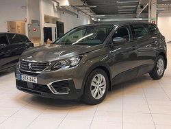 Mörkgrön (mörkgrå metallic) Begagnad 2020 Peugeot 5008 Minibuss | 199 900 kr (Marknadspris)