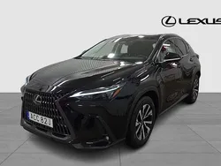 Svart Begagnad 2023 Lexus NX450h+ Business Edition SUV | 564 900 kr (Lite dyr)