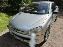 Grå Begagnad 2004 Peugeot 206 CC Cab | 18 000 kr (Bra pris)