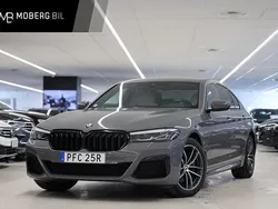 Grå Begagnad 2020 BMW 530e M Sport Sedan | 359 900 kr