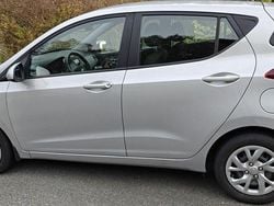 Silver Begagnad 2018 Hyundai i10 Comfort Halvkombi | 80 000 kr (Marknadspris)