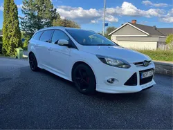 Vit Begagnad 2013 Ford Focus Titanium Kombi | 59 000 kr (Lite dyr)