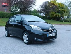 Svart Begagnad 2011 Toyota Yaris Active Halvkombi | 104 700 kr (Marknadspris)
