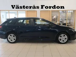 Mörkblå (blå) Begagnad 2022 Toyota Corolla Active Kombi | 227 900 kr (Marknadspris)