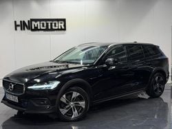 Svart Begagnad 2020 Volvo V60 CC Kombi | 219 900 kr (Bra pris)