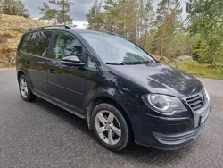 Svart Begagnad 2009 VW Touran Trendline Minibuss | 64 900 kr (Lite dyr)