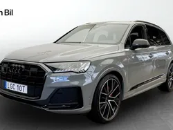Grå Begagnad 2022 Audi Q7 Competition SUV | 839 000 kr (Marknadspris)