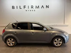 Blå Begagnad 2008 Kia Ceed 4 Halvkombi | 20 000 kr