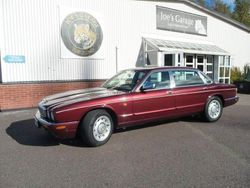 Mörkröd Begagnad 1999 Jaguar XJ Sedan | 199 000 kr