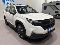 Vit Ny 2025 Subaru Forester SUV | 399 900 kr (Bra pris)