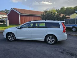 Vit Begagnad 2016 Volvo V70 Momentum Kombi | 139 000 kr (Marknadspris)