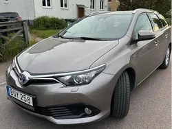 Brun Begagnad 2015 Toyota Auris Touring Sports Active Kombi | 129 000 kr (Marknadspris)