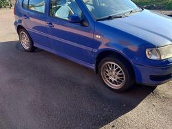 Blå Begagnad 2000 VW Polo Basis Halvkombi | 17 000 kr (Dyr)